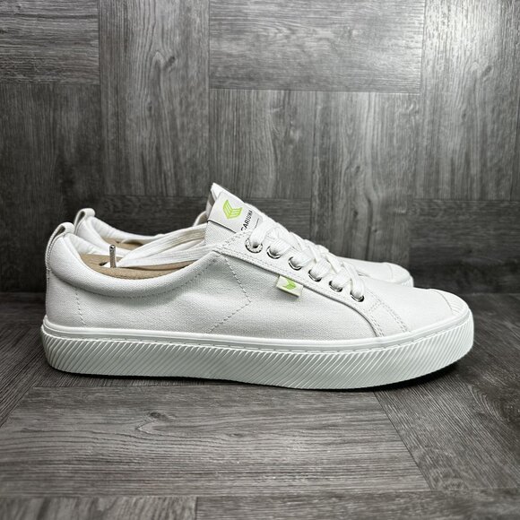 Cariuma OCA Low Men's size 9.5/Women's 11 Off White Canvas Sneakers - Picture 1 of 8